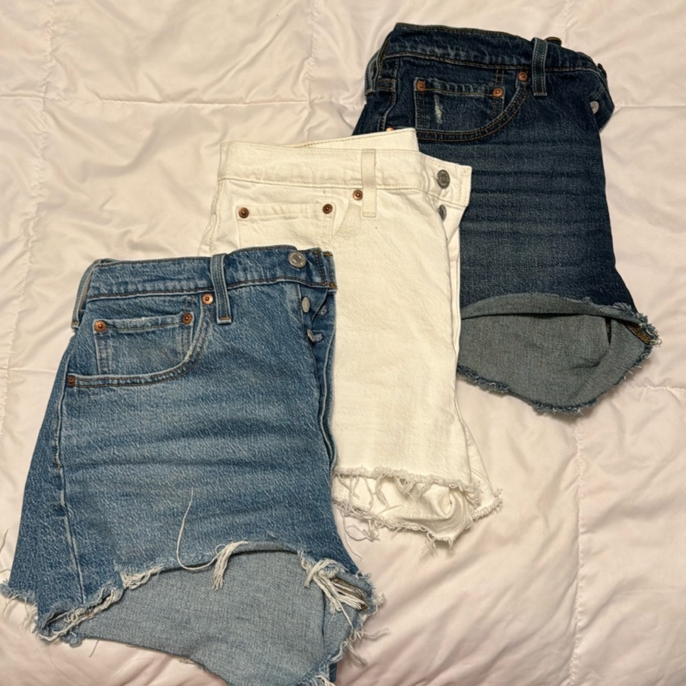 LOT of 3 - Levi 501 Jean Shorts